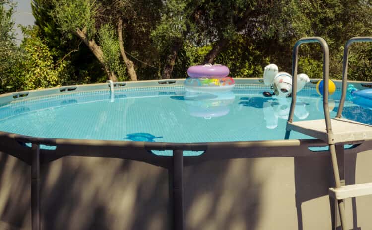  Ako si vybrať nadzemný bazén do záhrady?